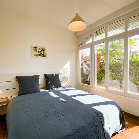 דירה Le Cocon Citadin, Terrasse Couverte, Gare Wifi ורנו